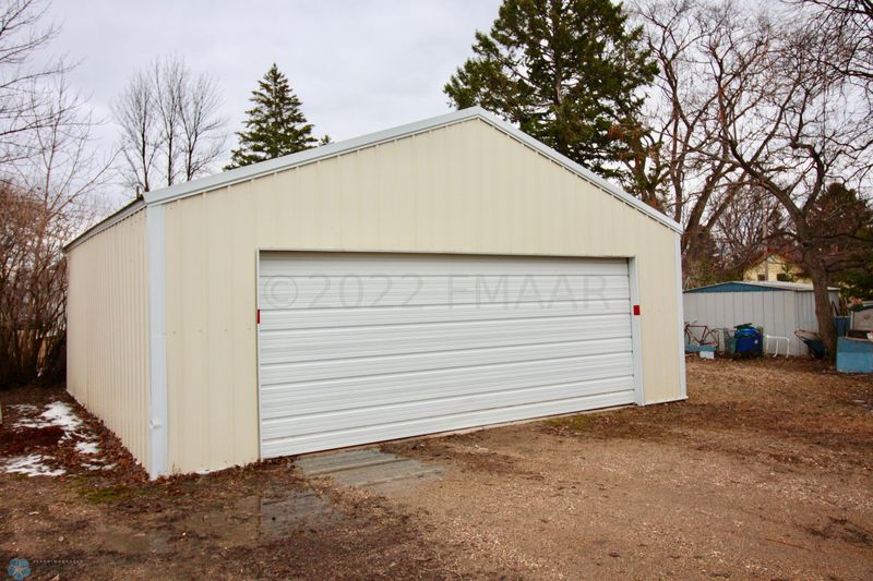 227 9th St S, Breckenridge, MN 56520