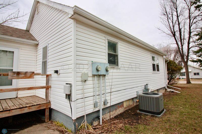 227 9th St S, Breckenridge, MN 56520