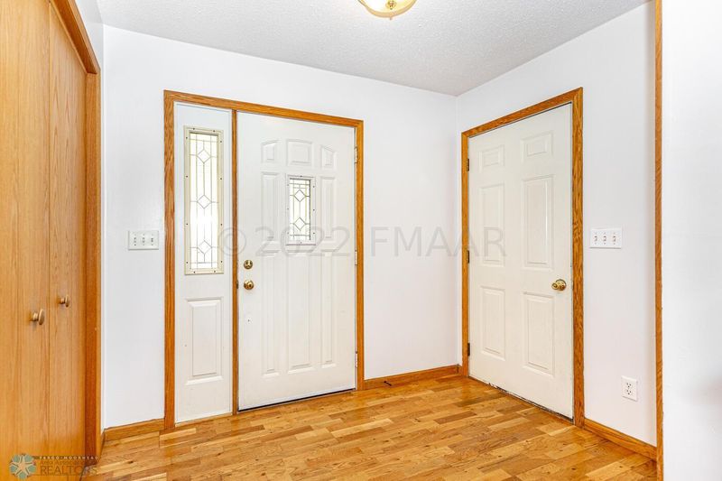 203 9 St SE, Glyndon, MN 56547