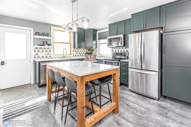 1210 12th Ave N, Moorhead, MN 56560