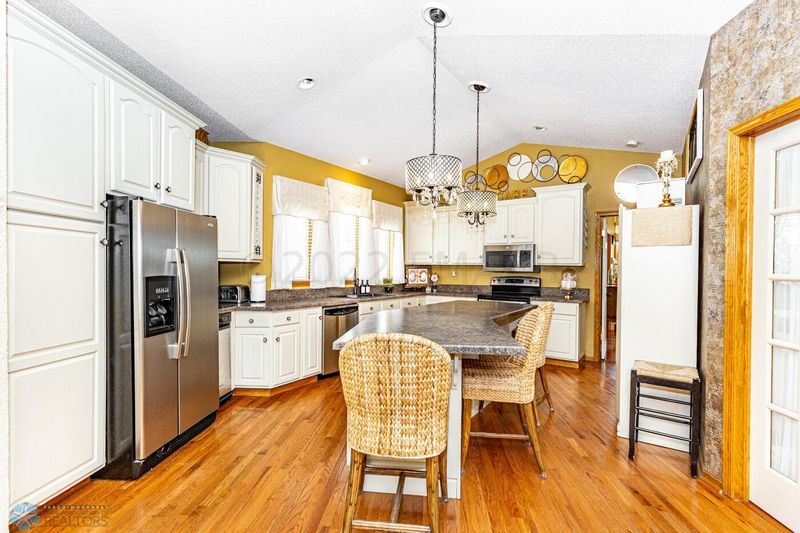 706 Nicole Ln, Dilworth, MN 56529