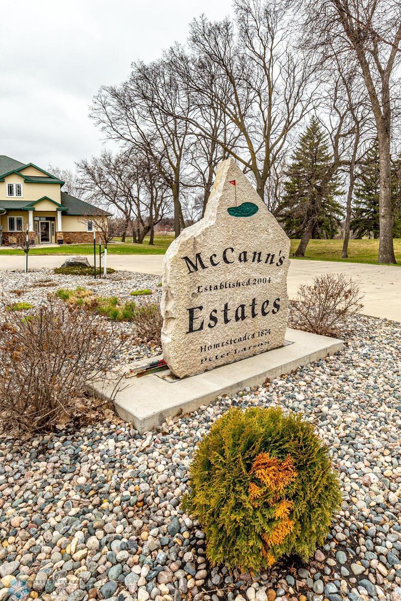 413 Caddy Ave, Moorhead, MN 56560