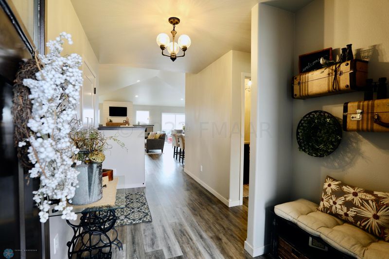1610 42 St S, Moorhead, MN 56560