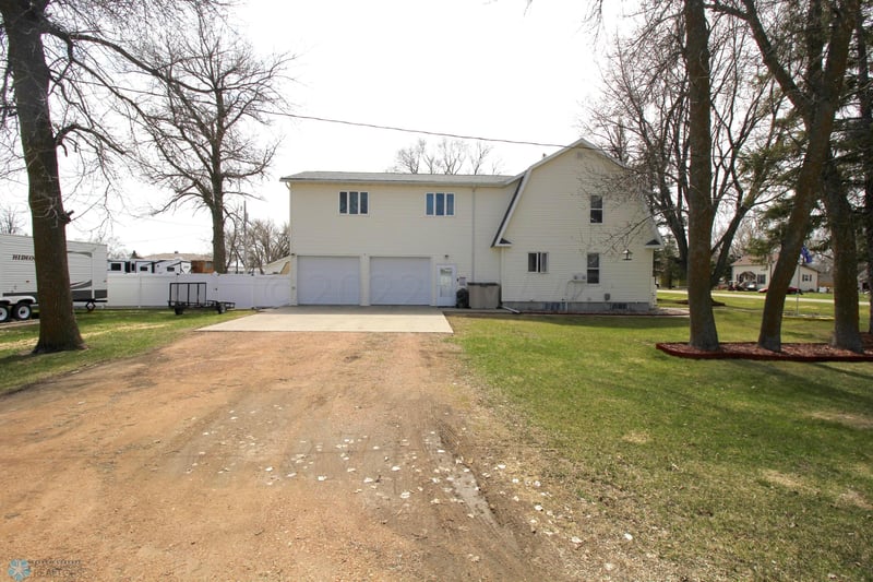 111 3rd St, Shelly, MN 56581