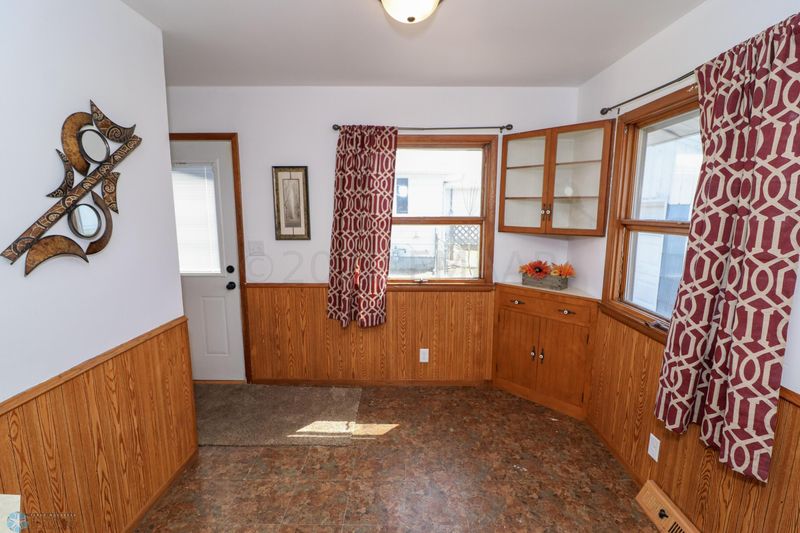 1111 16th St N, Moorhead, MN 56560