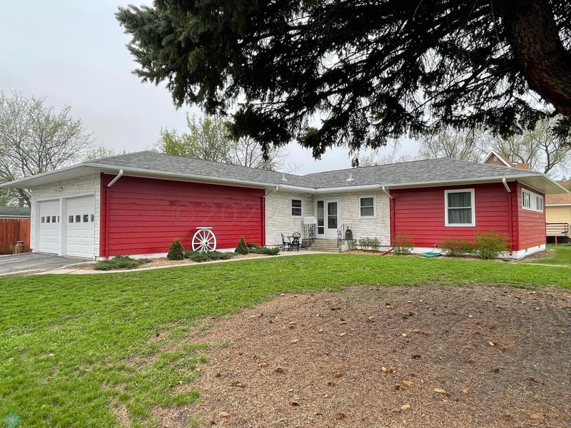 109 7th St E, Ada, MN 56510