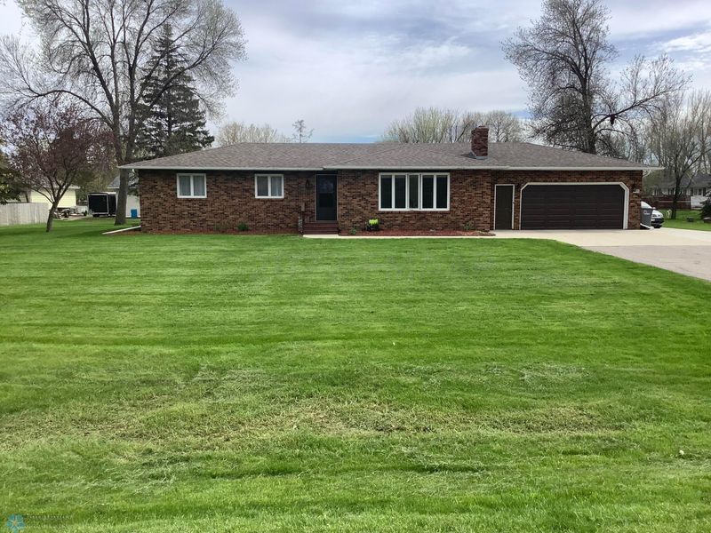 1905 56th Ave N, Moorhead, MN 56560