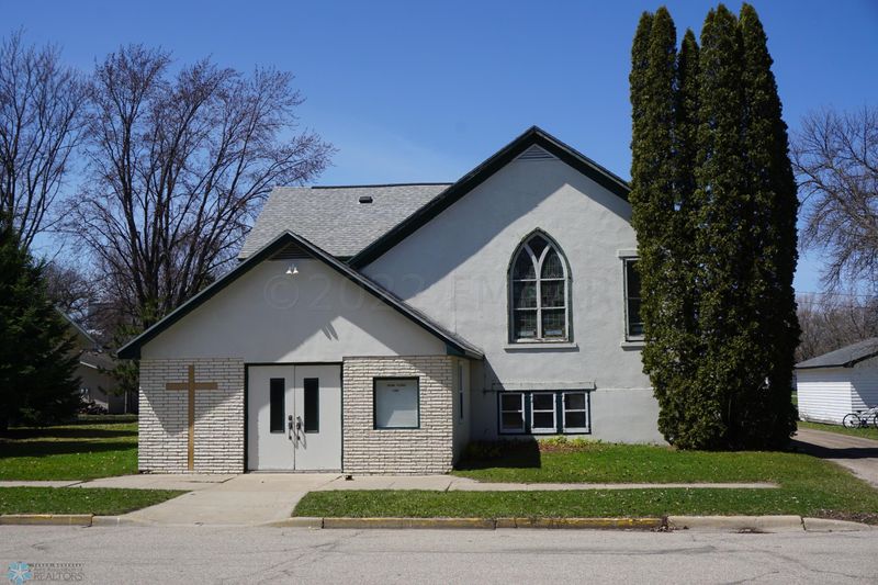 223 3 St NE, Barnesville, MN 56514