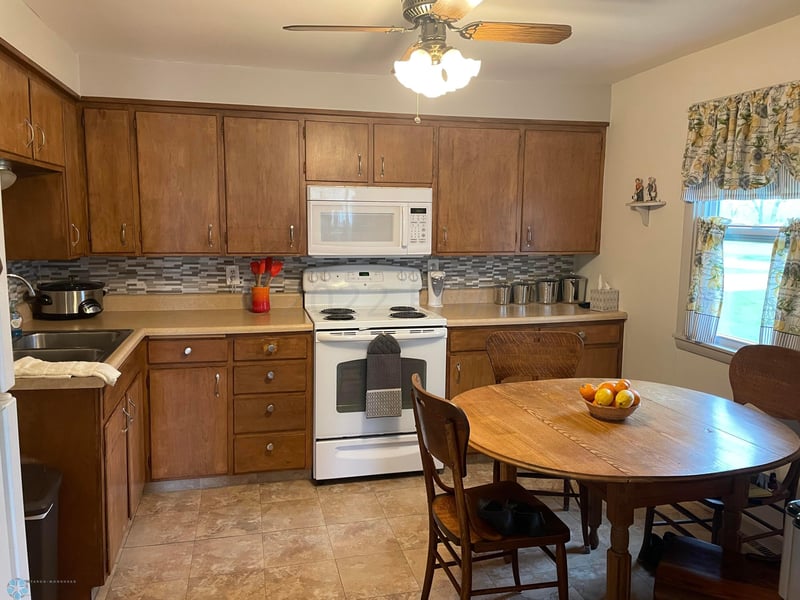 100 Park Ave, Foxhome, MN 56543