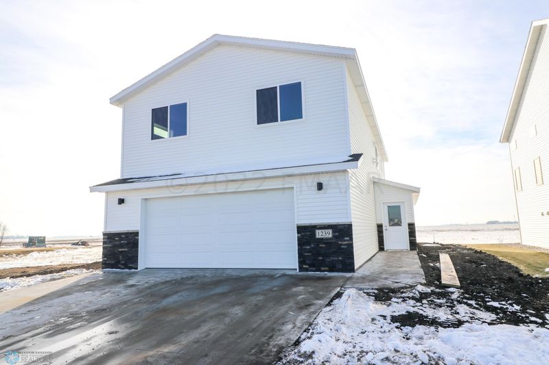 511 4th St S, Breckenridge, MN 56520