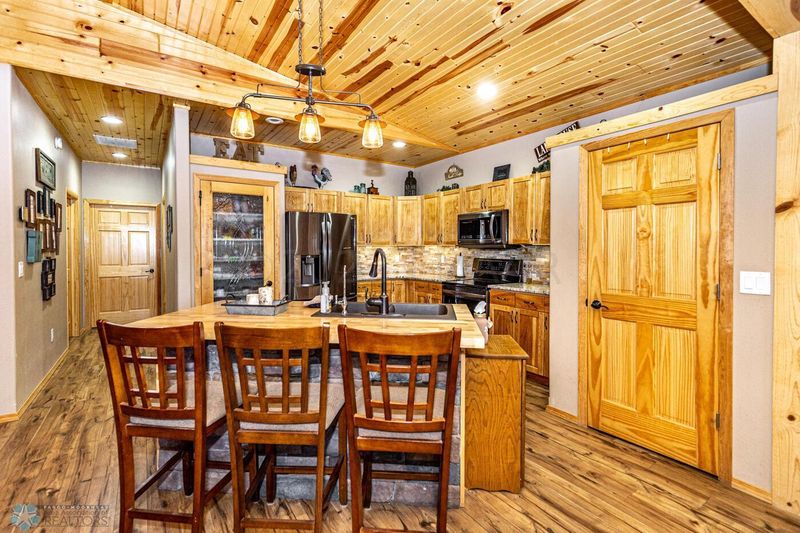 17479 Beseau Lake Rd, Lake Park, MN 56554