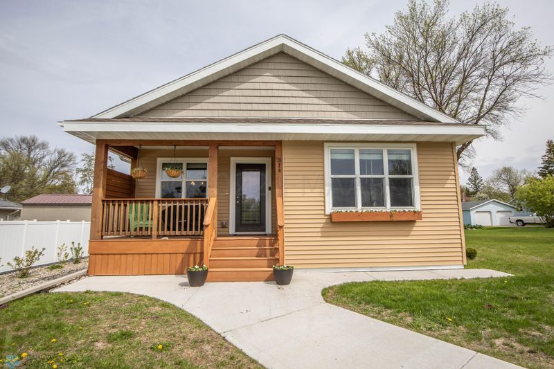 314 Main St, Hawley, MN 56549