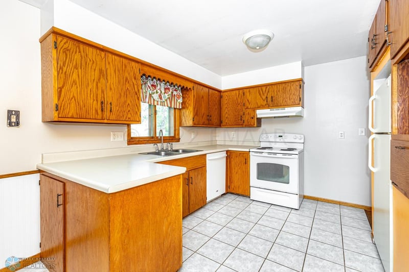 414 1st St, Wolverton, MN 56594