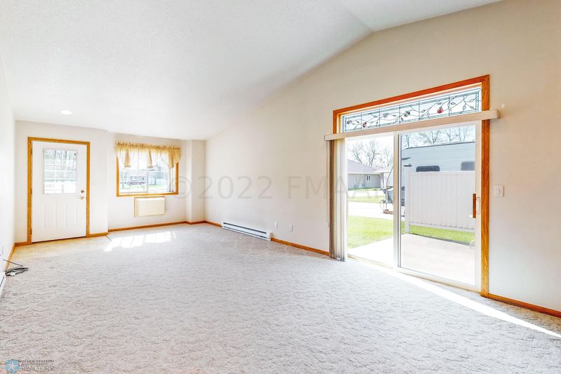 933 18th Cir N, Moorhead, MN 56560