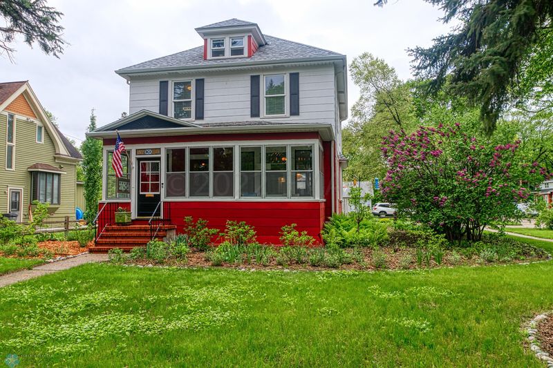 801 4th St S, Moorhead, MN 56560