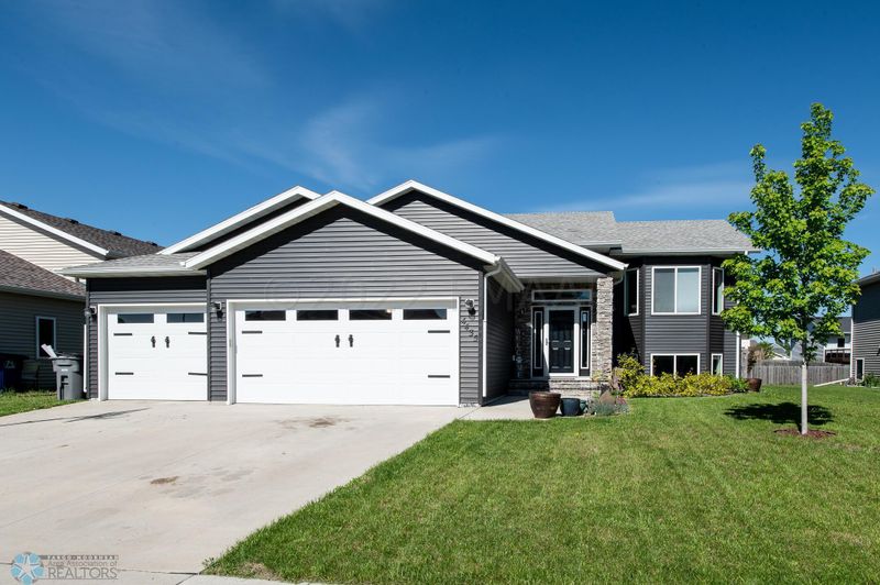 4435 17th St S, Moorhead, MN 56560