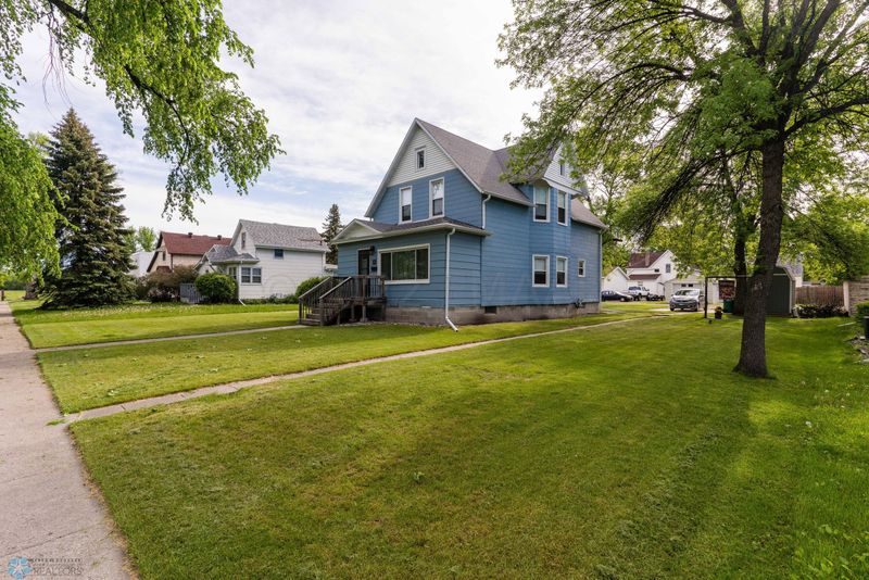 414 6th St N, Breckenridge, MN 56520