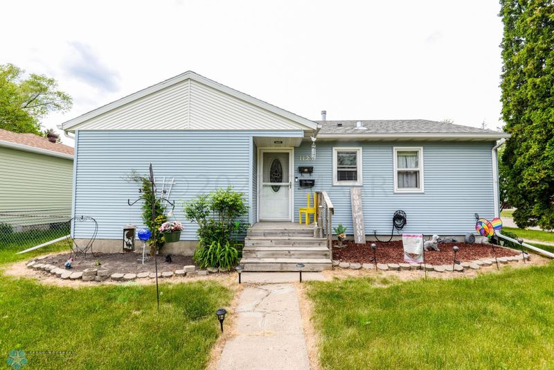 1123 13th St N, Moorhead, MN 56560