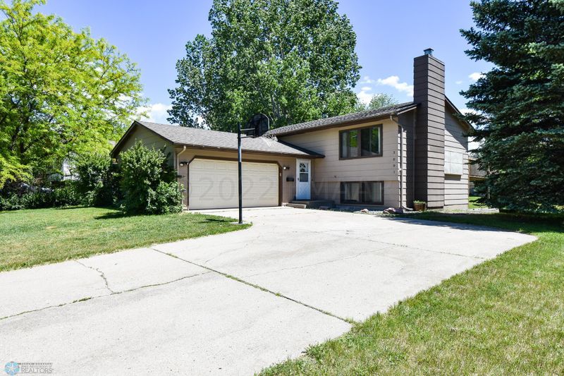 3001 14th Ave S, Moorhead, MN 56560