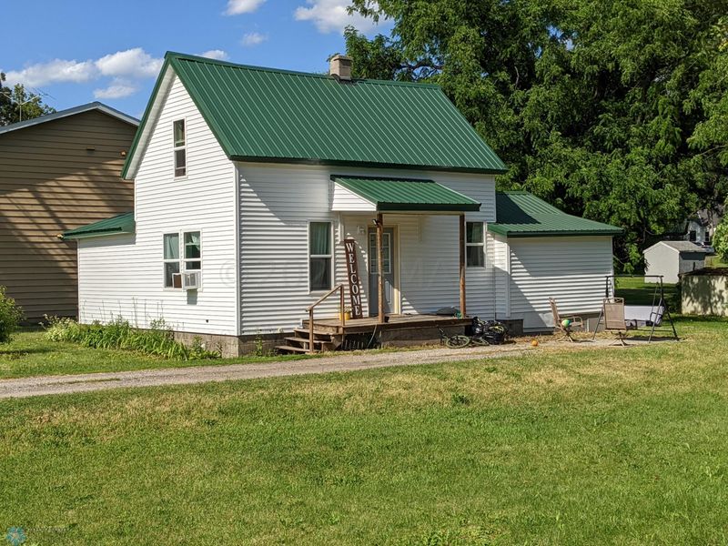 221 Center St, Rothsay, MN 56579