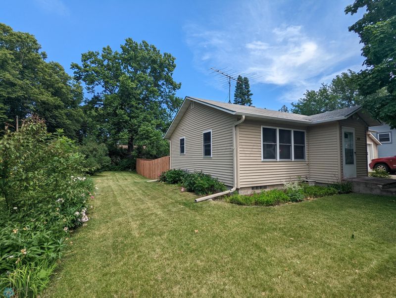 619 1st Ave SE, Pelican Rapids, MN 56572