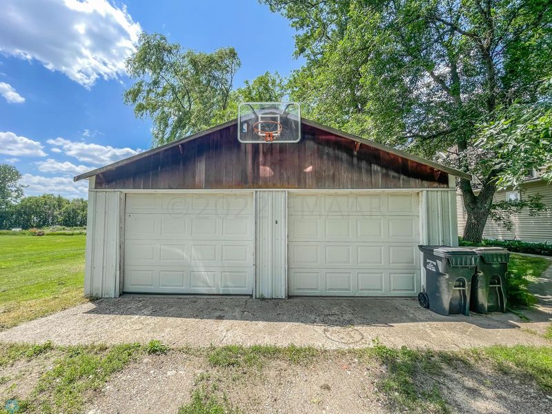 401 Dresden Ave, Herman, MN 56248