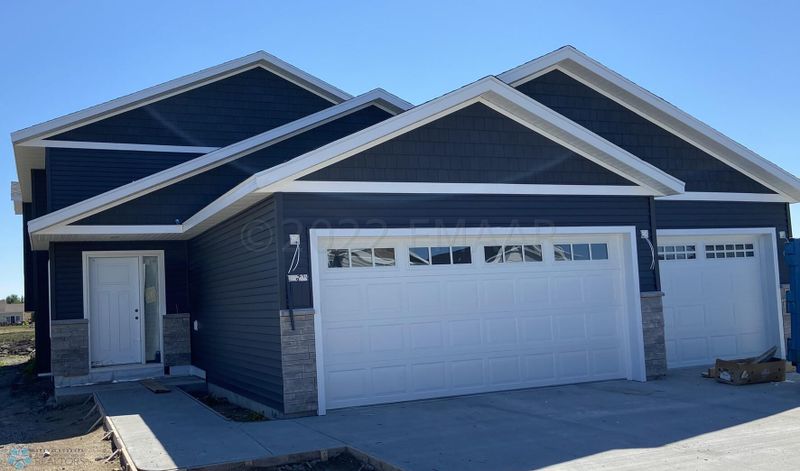 3724 32nd St S, Moorhead, MN 56560