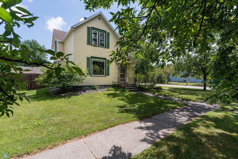 230 6th St S, Breckenridge, MN 56520