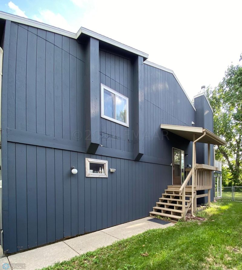 2722 26th St Cir S, Moorhead, MN 56560