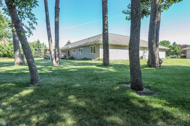 947 18th Avenue Cir N, Moorhead, MN 56560