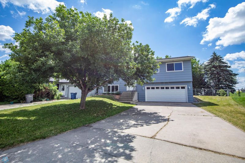 2907 17th Ave S, Moorhead, MN 56560
