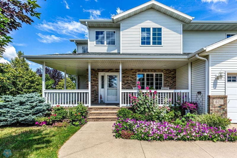 601 Kroshus Dr, Dilworth, MN 56529