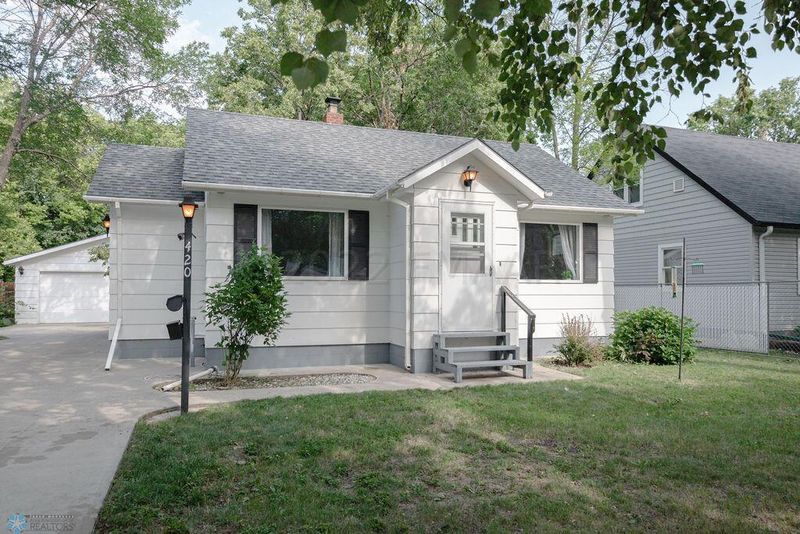 420 16th St S, Moorhead, MN 56560