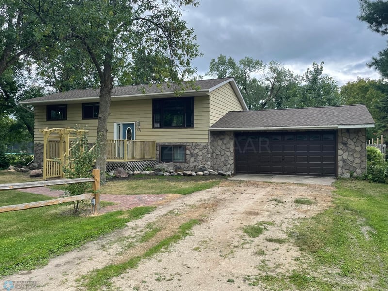 206 1st Ave E, Gary, MN 56545