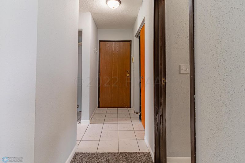 404 1 Ave NW #E, Dilworth, MN 56529