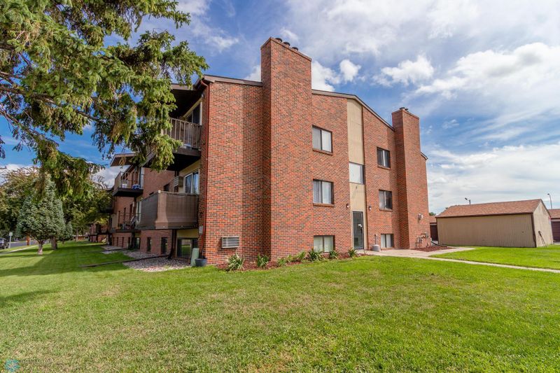 404 1 Ave NW #E, Dilworth, MN 56529