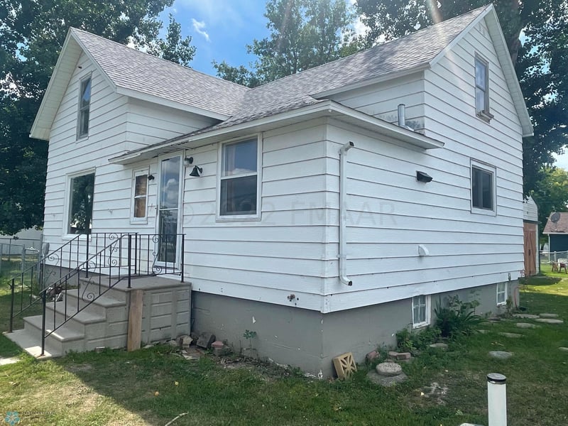 604 6th St, Campbell, MN 56522