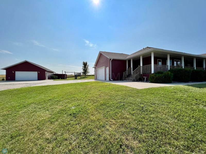 21923 162 Ave S, Barnesville, MN 56514