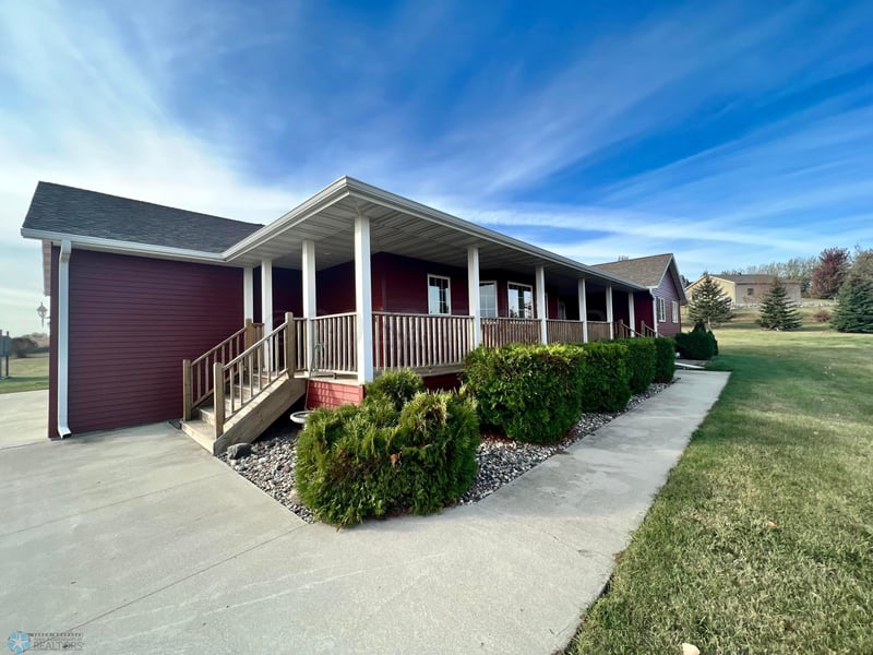 21923 162 Ave S, Barnesville, MN 56514