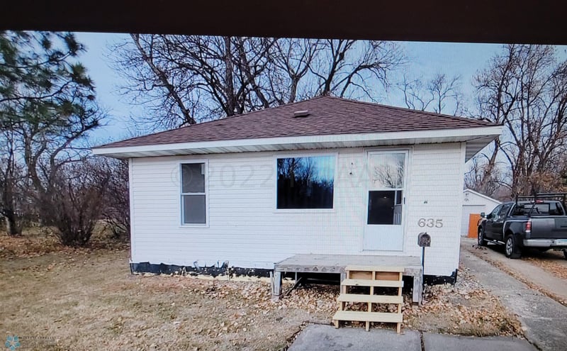 635 6th St, Campbell, MN 56522
