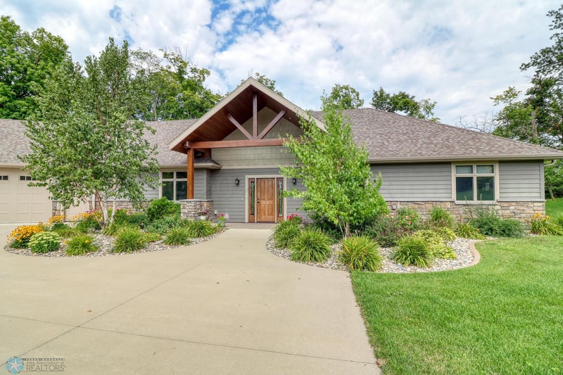 25077 Labrador Bch Trl, Pelican Rapids, MN 56572