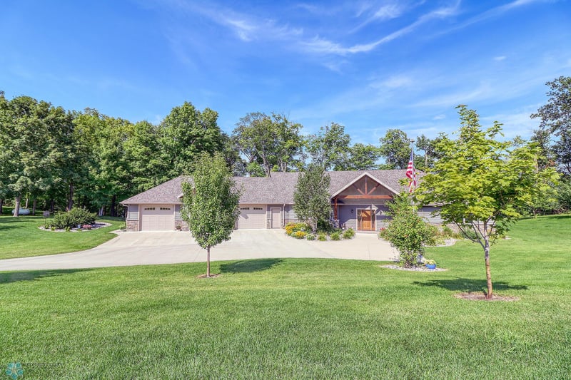 25077 Labrador Bch Trl, Pelican Rapids, MN 56572