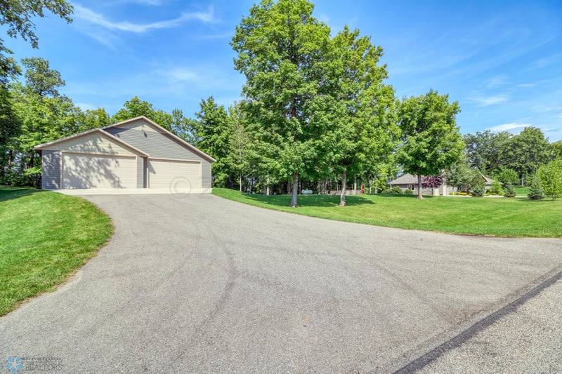 25077 Labrador Bch Trl, Pelican Rapids, MN 56572