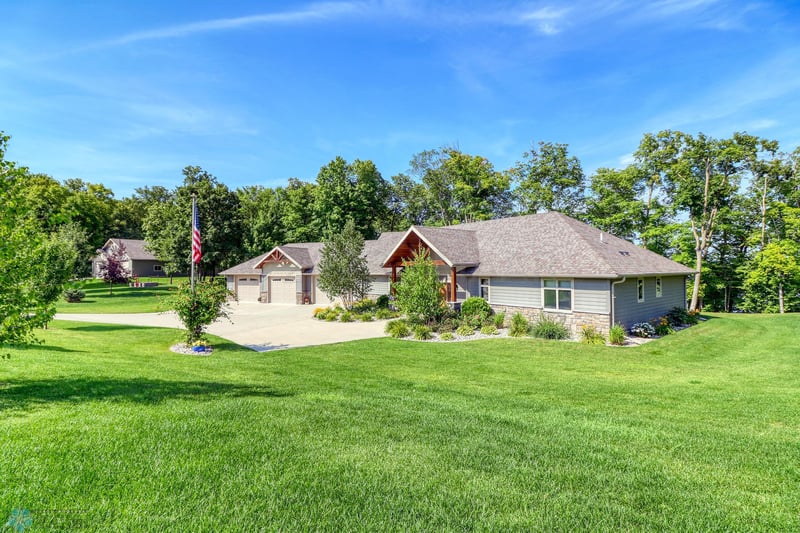 25077 Labrador Bch Trl, Pelican Rapids, MN 56572