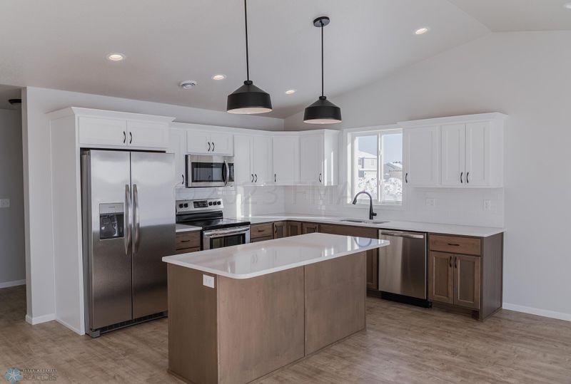 4713 Hampton Loop S, Moorhead, MN 56560