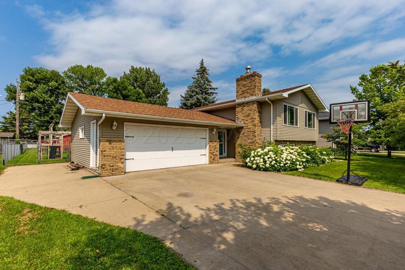 506 2 St NE, Dilworth, MN 56529