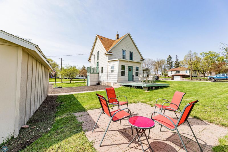 321 Curry Ave, Detroit Lakes, MN 56501