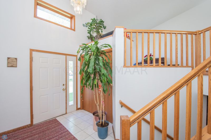 1708 33rd St S, Moorhead, MN 56560