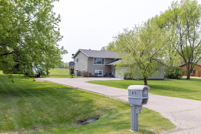 813 62nd Ave N, Moorhead, MN 56560