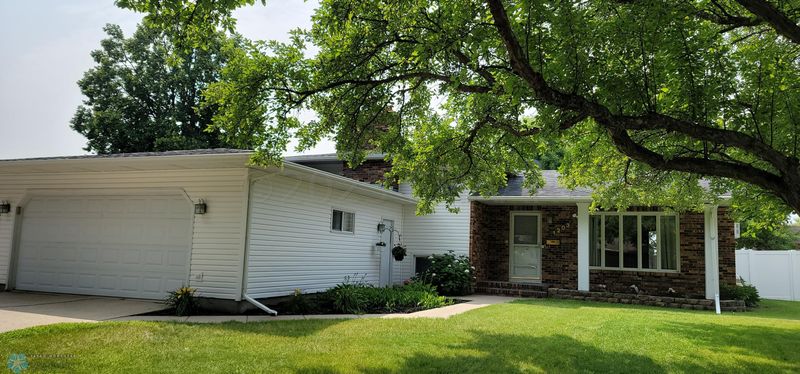 1203 26th Ave S, Moorhead, MN 56560